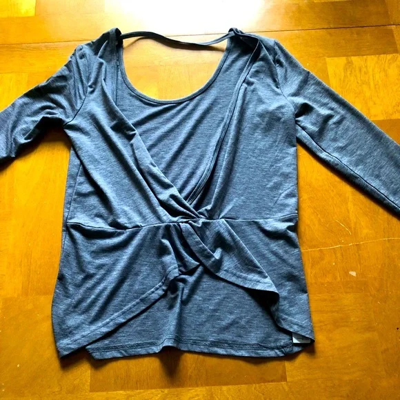 Long sleeve Orangetheory shirt with open back - Picture 4 of 7